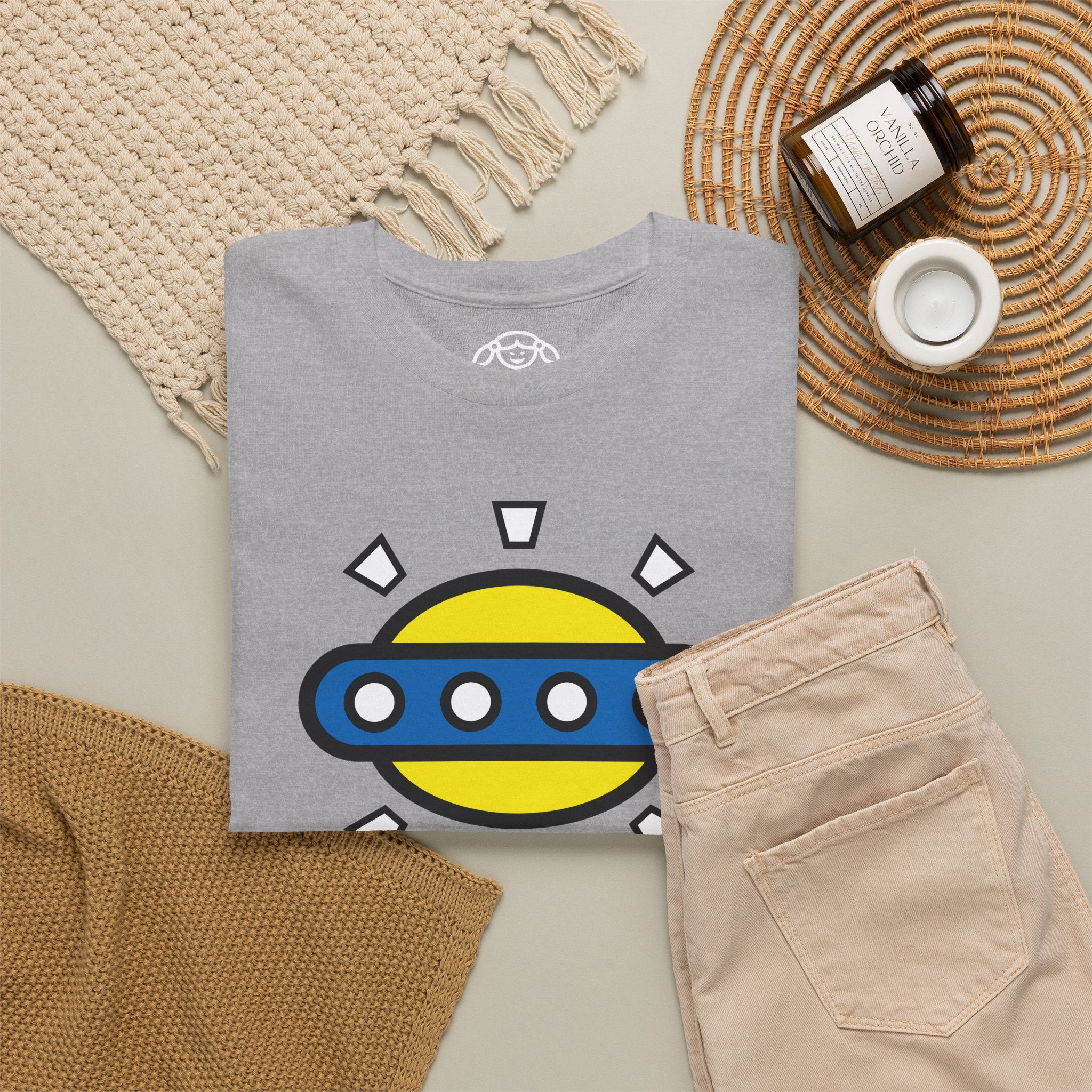 UFO 1990 Original Noisy Dolly Heavyweight Graphic Tee